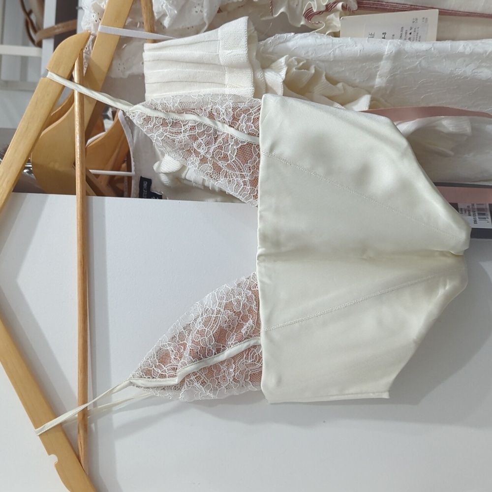 NWT Emilee house of cb